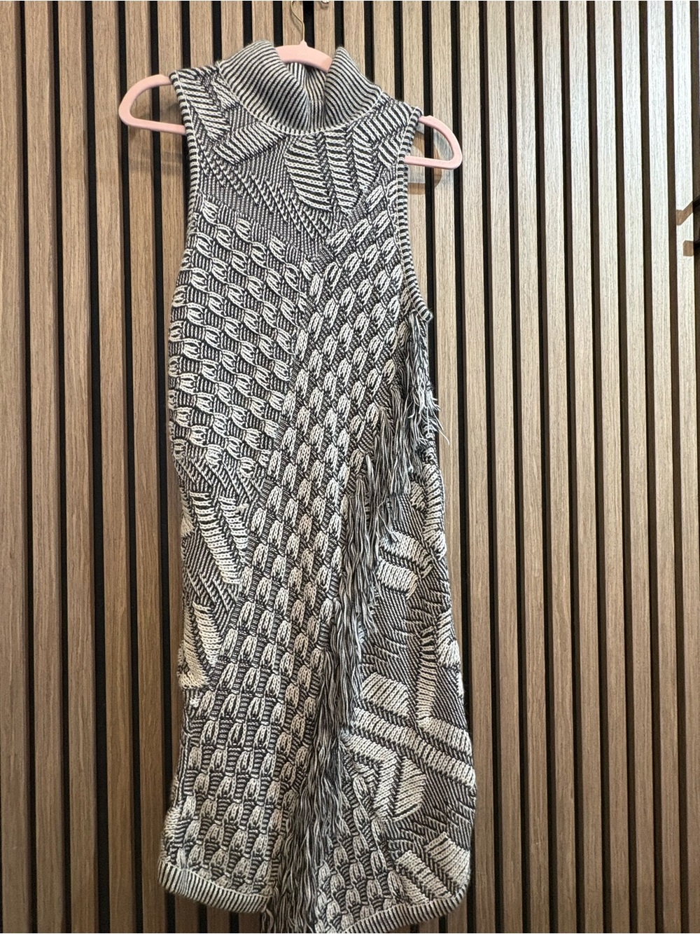 Luxury Siegel Striped Knit Sleeveless Turtleneck Dress - Black & Cream